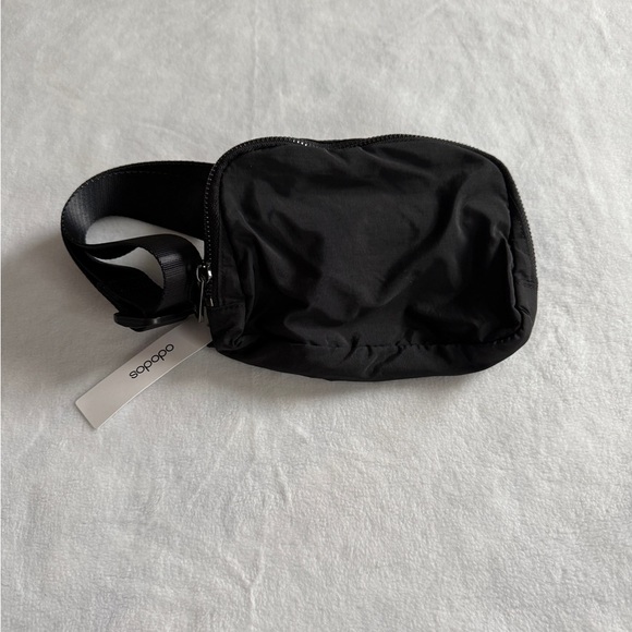 Adoboe Black Women's Crossbody Bag NWT - Picture 2 of 2